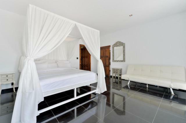 Casablanca Ibiza Cala Llenya (Ibiza)